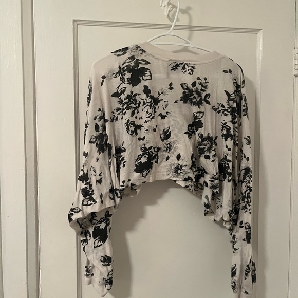 Urban outfitters cute long sleeve - Picture 2 of 3